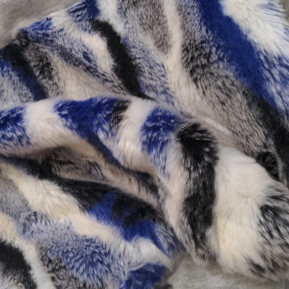 Zara fur sleeved sweatshirt - Picture 2 of 2